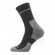 Zokni Sealskinz Solo QuickDry Ankle Length Socks fekete/szürke