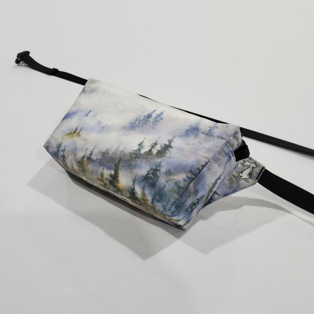 High Tail Designs Fanny Pack Foggy Forest övtáska
