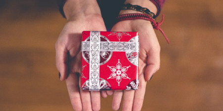 Ajándék tippek, amelyek örömet szereznek minden nőnek