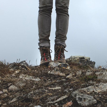 1000 túracipő modell