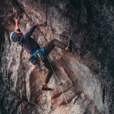Szerelkezz fel ferratára, falra vagy boulderre