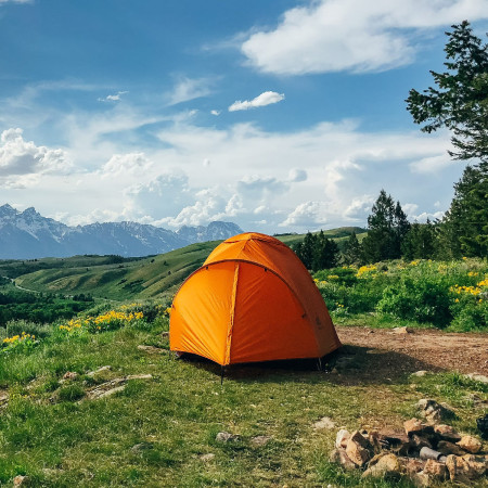 Kicsi a sátrad, és húz a lábadra?