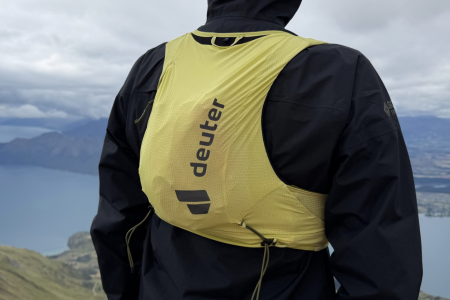 TESZT: Deuter Traick 5 – könnyű futómellény hosszabb edzésekhez és egész napos hegyi kalandokhoz