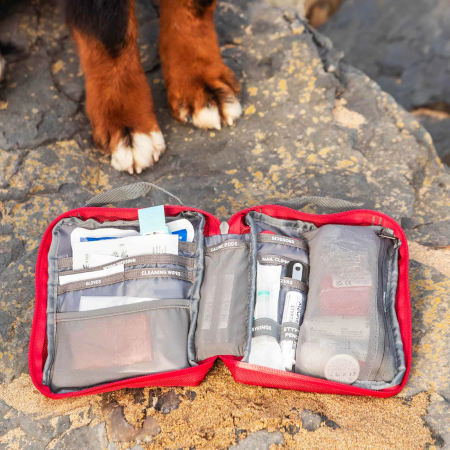 Mountain Paws Ultimate Dog First Aid Kit elsősegélycsomag kutyáknak