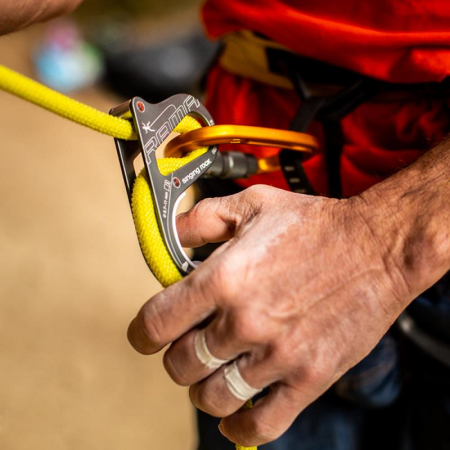 Biztosítóeszköz Singing Rock Rama Set