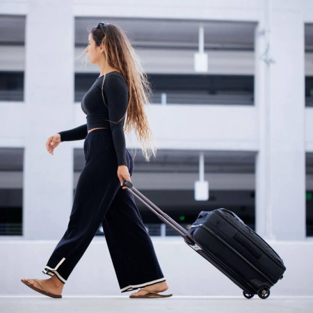 Dakine Split Carry On Roller Bag 42L+ bőrönd