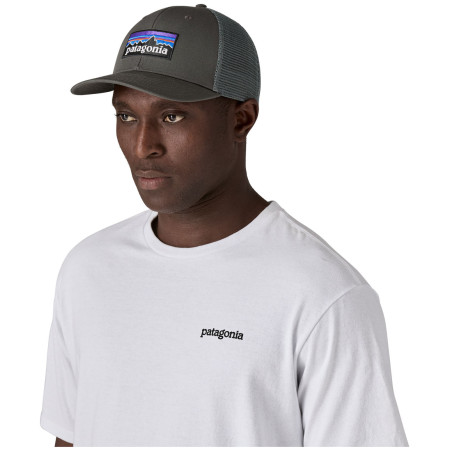 Patagonia P-6 Logo Trucker Hat baseball sapka