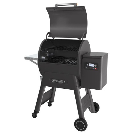 Traeger IRONWOOD 650 grill