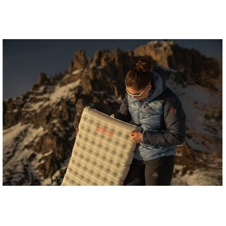 NEMO Equipment Tensor All-Season Long Wide felfújható derékalj