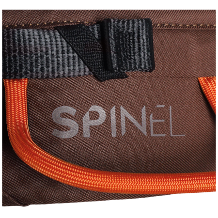 Singing Rock Spinel beülő