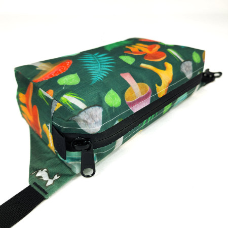 High Tail Designs Fanny Pack Forest Mushroom övtáska