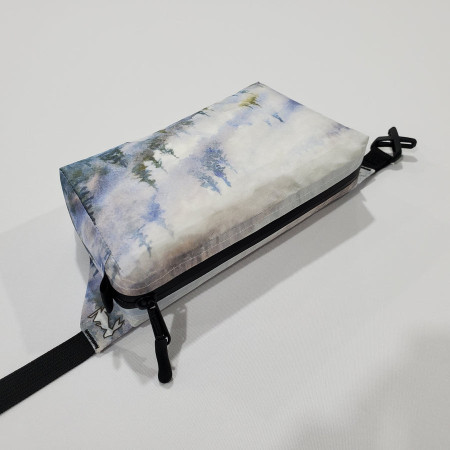 High Tail Designs Fanny Pack Foggy Forest övtáska