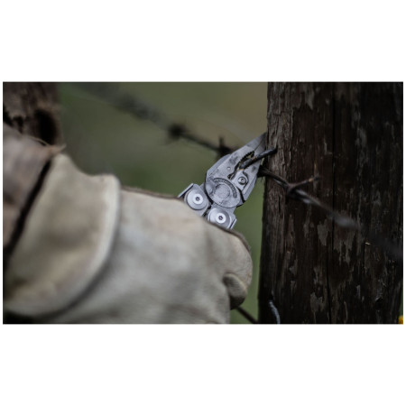 Leatherman Surge multitool